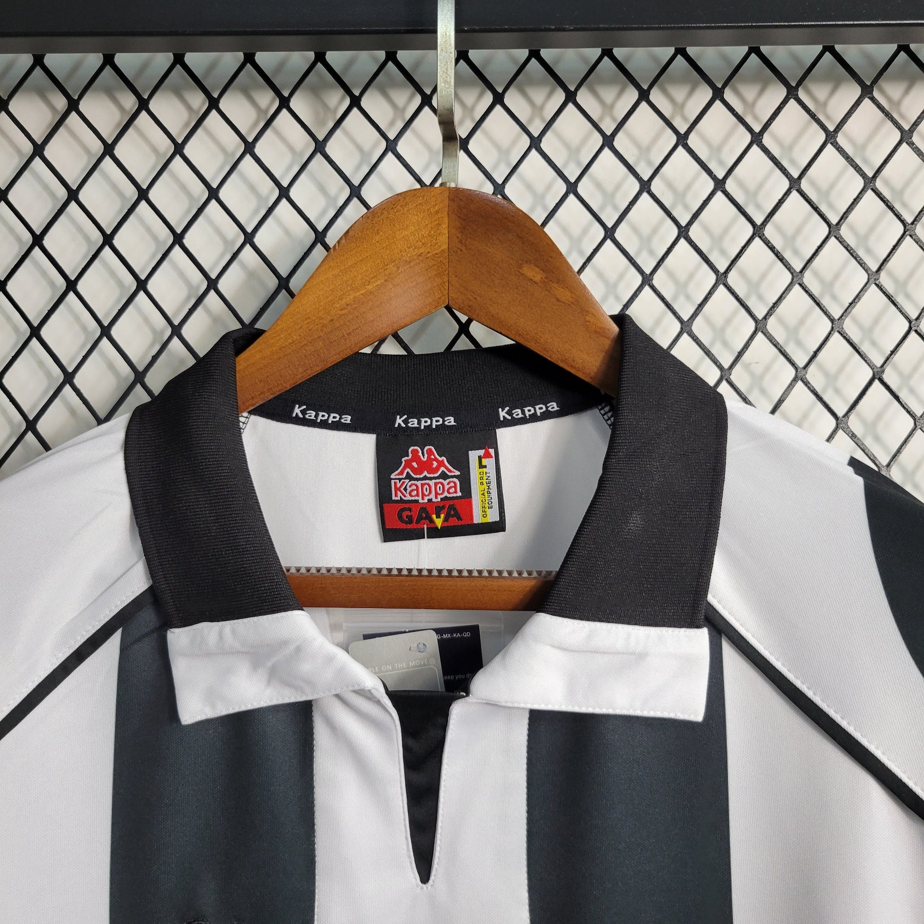 Camisa Juventus Home 1997/98 - Kappa Retrô Masculina - Branca/Preta