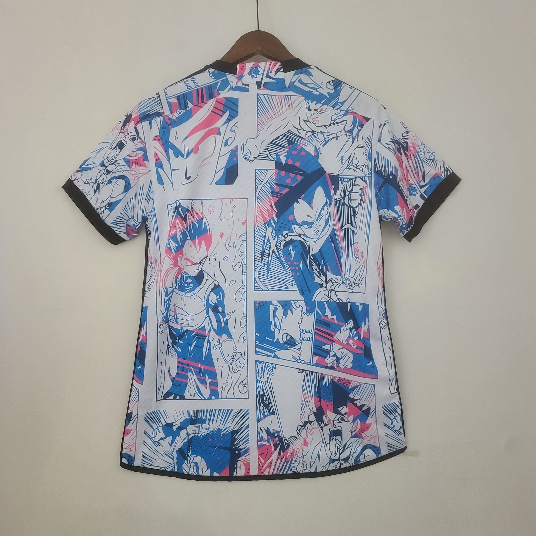 Camisa Seleção Japão Edição Especial Anime 2022/23 - Adidas Torcedor Masculina - Rosa/Azul