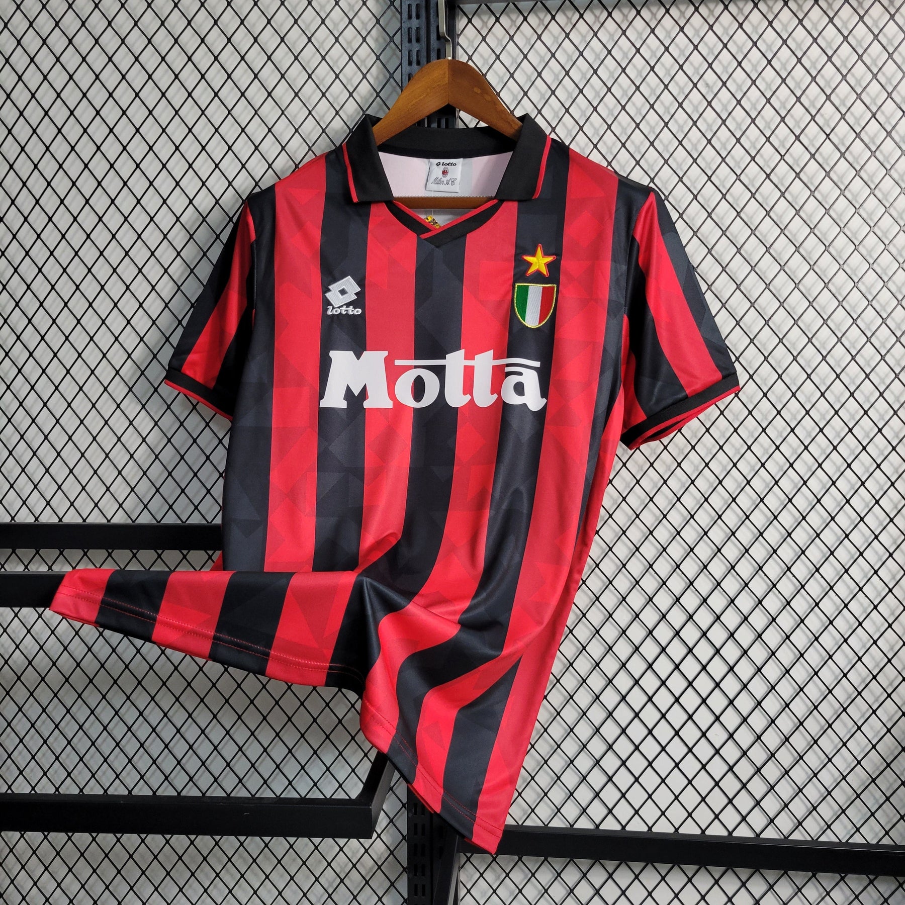 Camisa Milan Home 1993/94 - Lotto Retrô Masculina - Vermelha/Preta