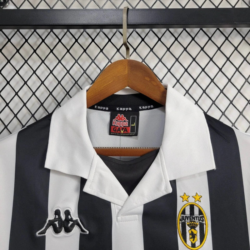 Camisa Manga Longa Juventus Home 1999/00 - Kappa Retrô Masculina - Branca/Preta