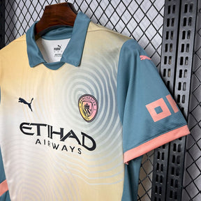 Camisa Manchester City Edição Especial 2024/25 - Puma Torcedor Masculina - Bege/Azul