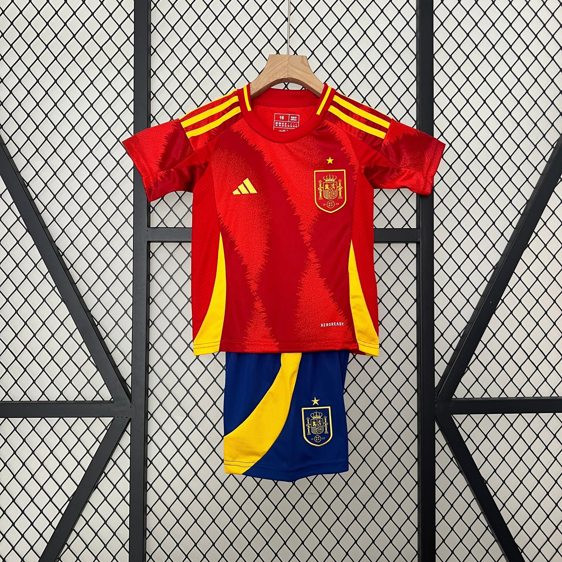 Kit Infantil Seleção Espanha Home 2024/25 - Adidas Torcedor - Vermelha