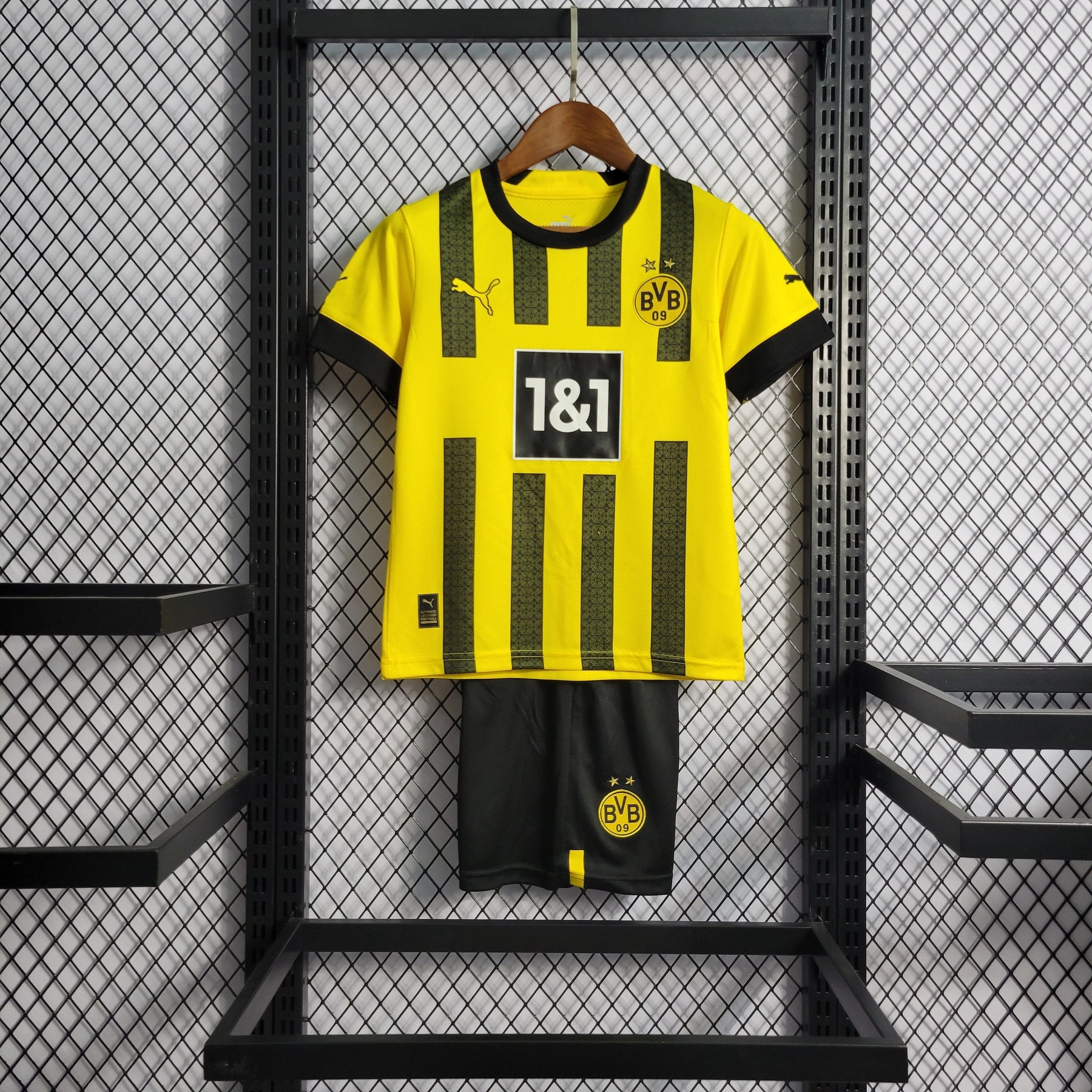 Kit Infantil Borussia Dortmund Home 2022/23 - Puma Torcedor - Amarela/Preta