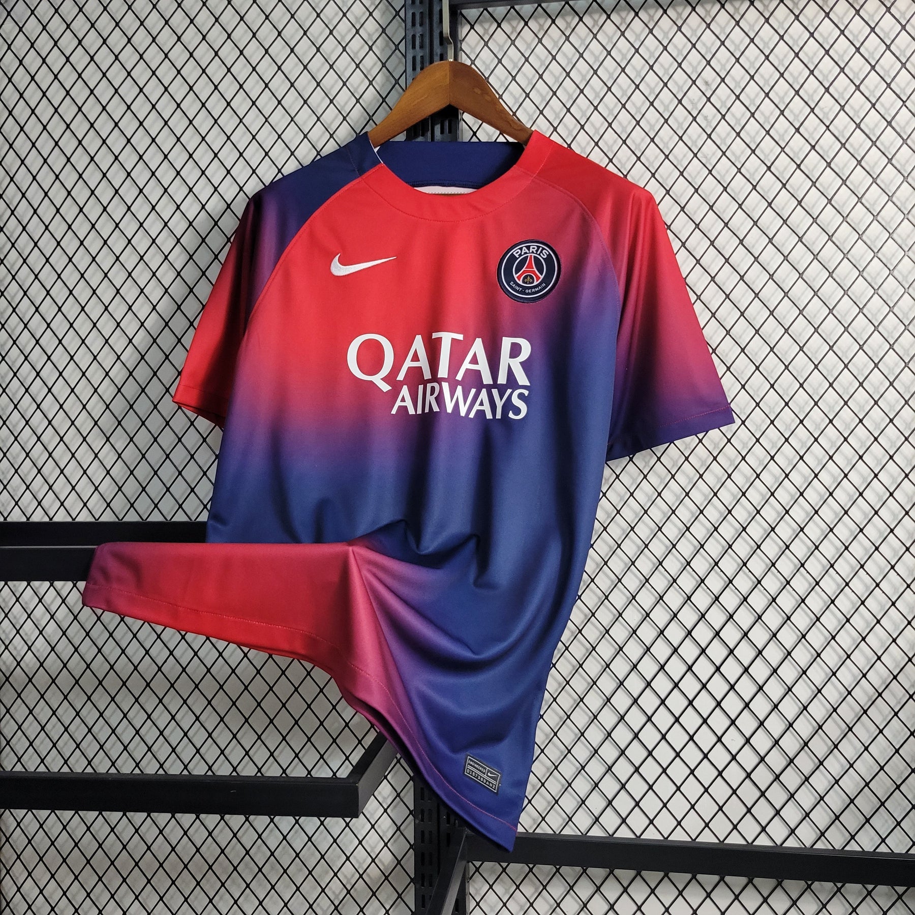 Camisa PSG Treino 2023/24 - Nike Torcedor Masculina - Vermelha/Azul