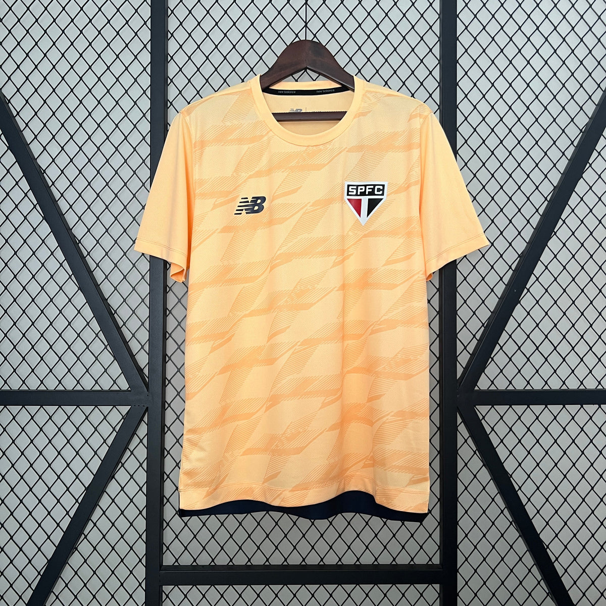 Camisa São Paulo Treino 2024/25 - New Balace Torcedor Masculina - Laranja/Preta