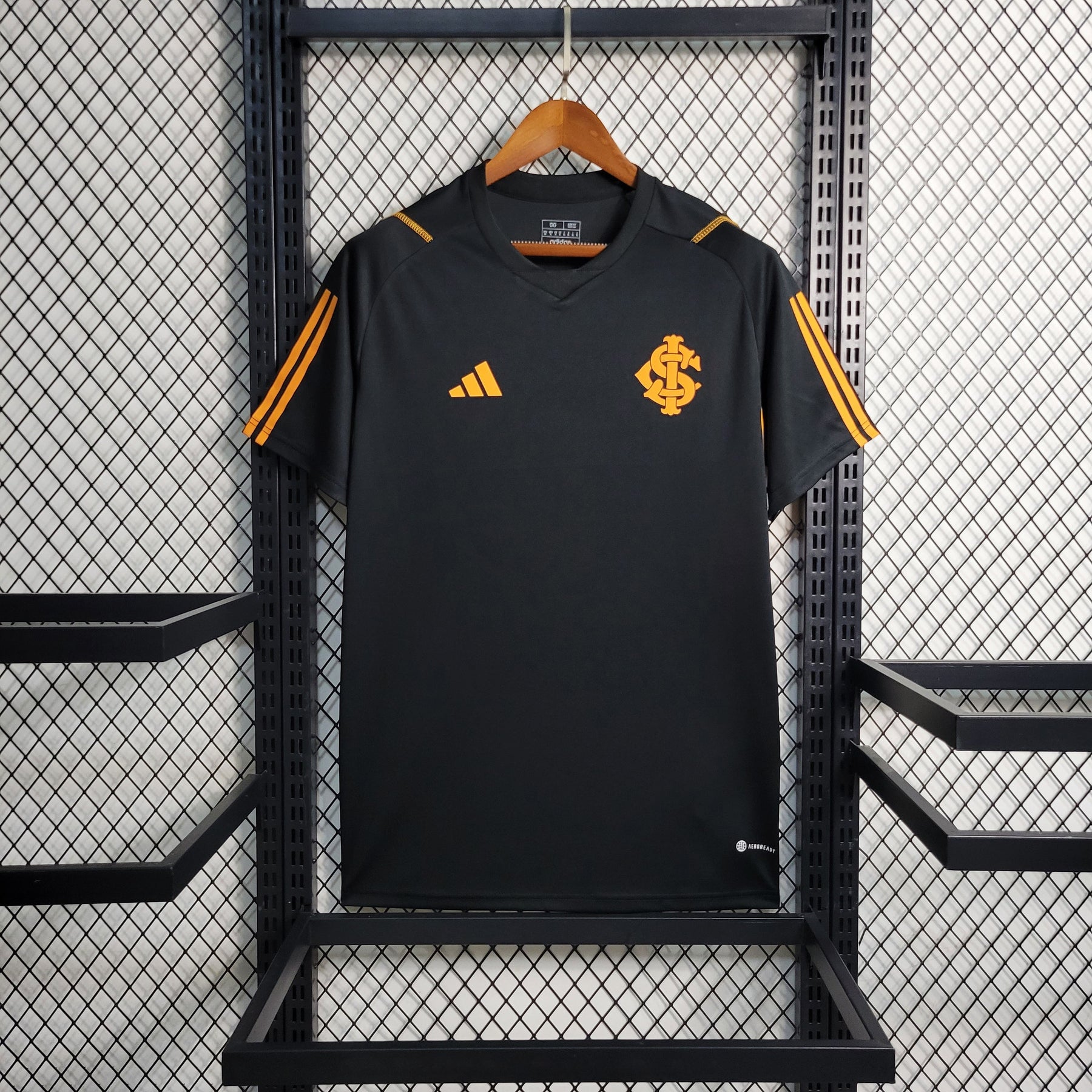 Camisa Internacional Treino 2023/24 - Adidas Torcedor Masculina - Preta/Laranja