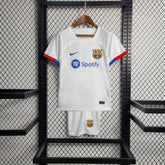 Kit Infantil Barcelona Away 2023/24 - Nike Torcedor - Branca