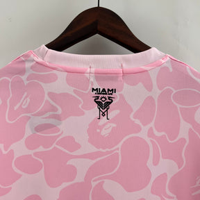 Camisa Inter Miami Edição Especial Bape 2023/24 - Bape Torcedor Masculina - Rosa/Branca