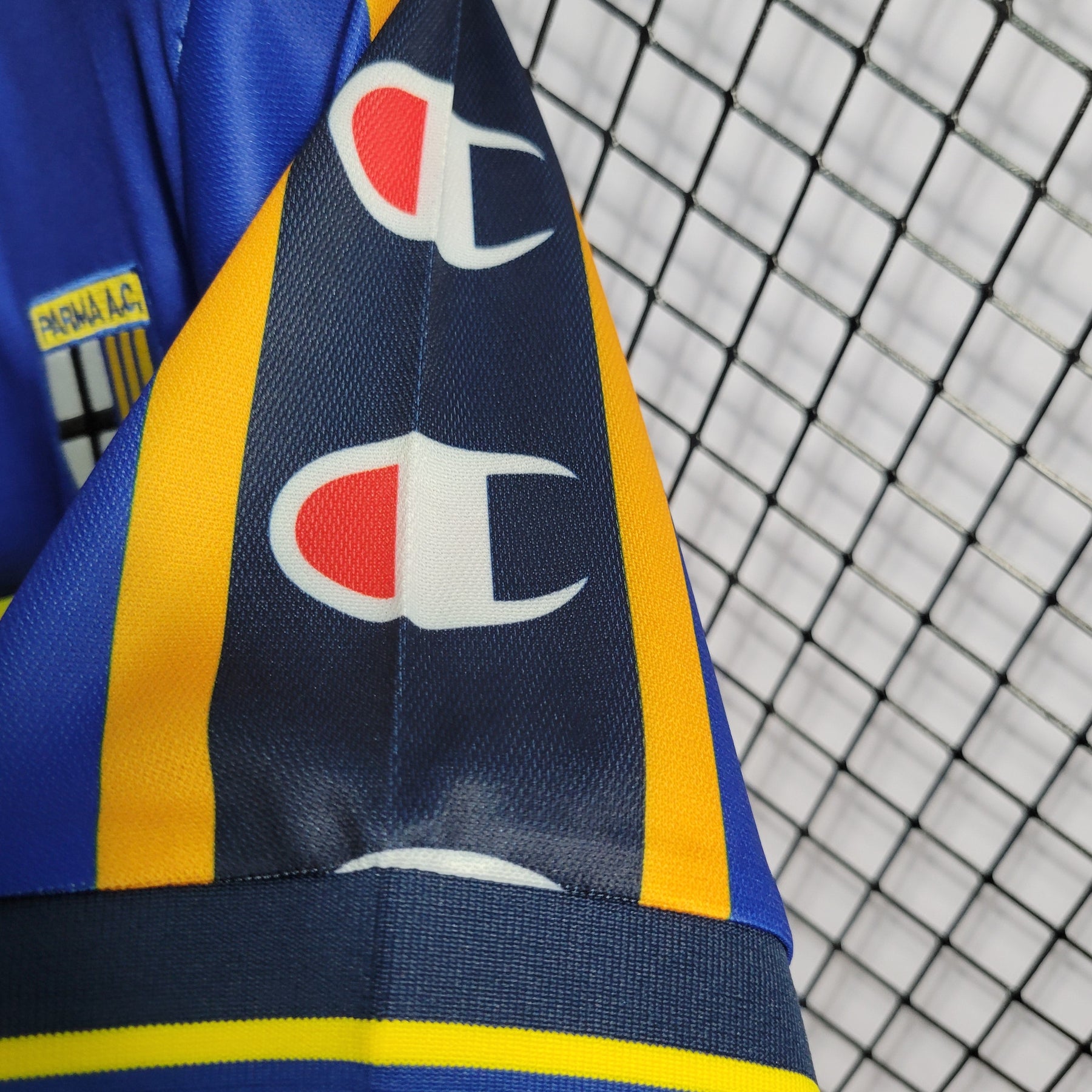 Camisa Parma Home 2001/02 - Champion Retrô Masculina - Azul/Amarela