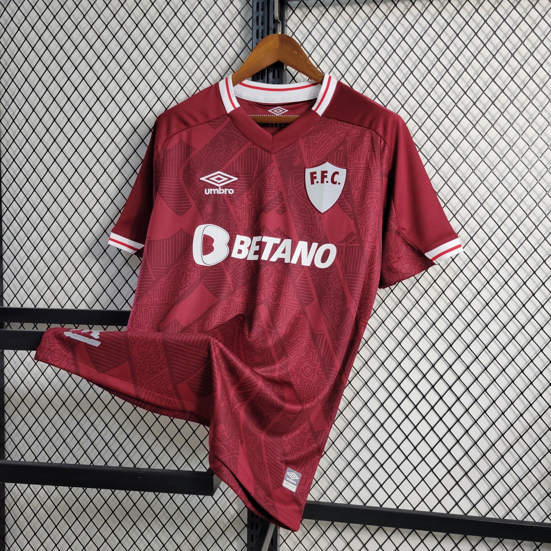 Camisa Fluminense 2023/24 - Umbro Torcedor Masculina - Bordo/Branca