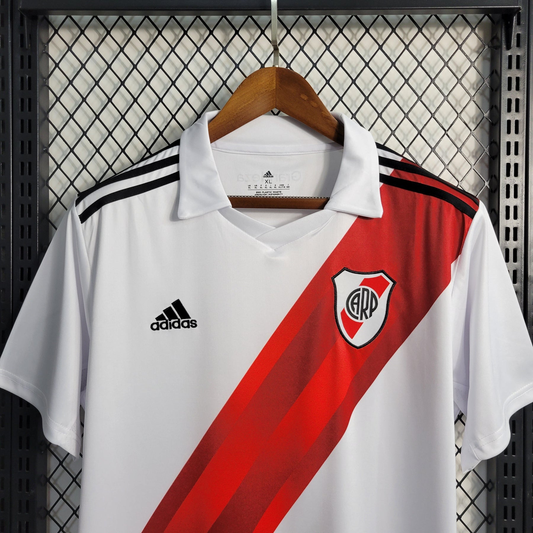 Camisa River Plate Home 2023/24 - Adidas Torcedor Masculina - Branca/Vermelha