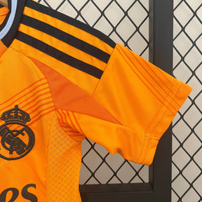 Kit Infantil Real Madrid Away 2024/25 - Adidas Torcedor - Laranja/Preta