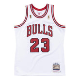 Regata Classica Mitchell & Ness Chicago Bulls "Jordan" N° 23 - Center Esportes Store