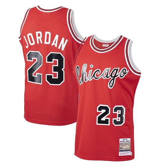 Regata Classica Mitchell & Ness Chicago Bulls "Jordan" N° 23 - Center Esportes Store