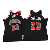 Regata Classica Mitchell & Ness Chicago Bulls "Jordan" N° 23 - Center Esportes Store