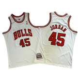 Regata Classica Mitchell & Ness Chicago Bulls "Jordan" N° 45 - Center Esportes Store