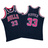 Regata Classica Mitchell & Ness Chicago Bulls "Pippen" N° 33 - Center Esportes Store