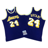 Regata Classica Mitchell & Ness Los Angeles Lakers "Bryant" N° 24 - Center Esportes Store