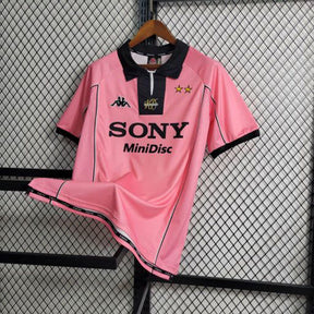 Camisa Juventus Away 1997/98 - Kappa Retrô Masculina - Rosa/Preta