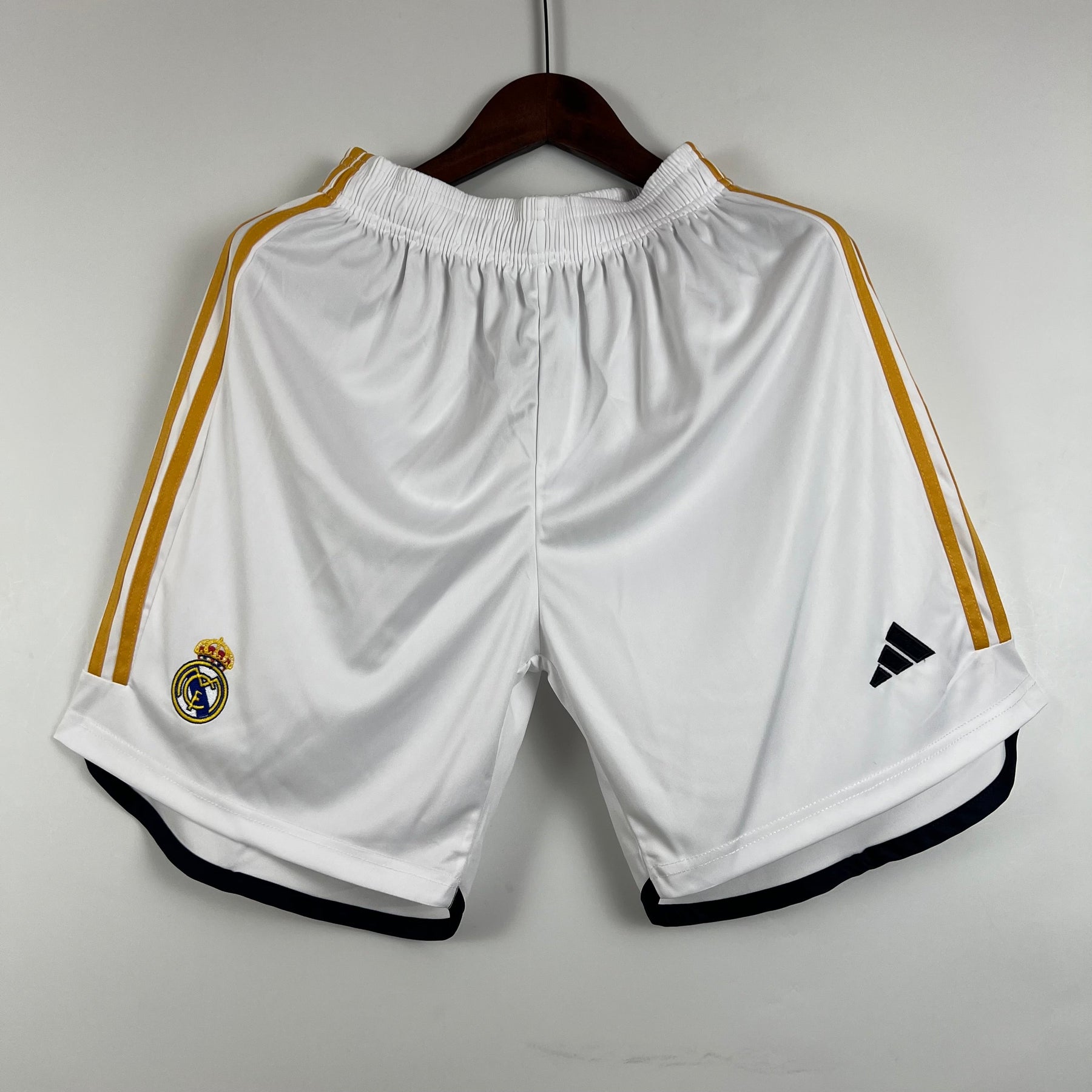 Shorts Real Madrid Home 2023/24 - Adidas Torcedor Masculina - Branca